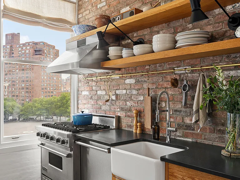 321 W 13th St #4C — Photo 6