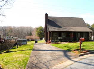 2013 Woodsong Ct, Winston Salem, NC 27106