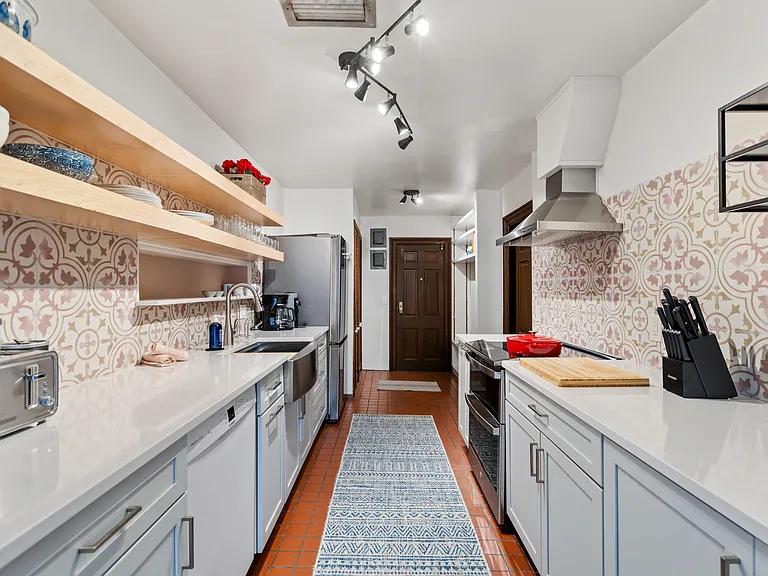 38 Garden Pl #UD — Photo 15