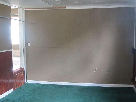 5th image of 326 W Alvin Ave