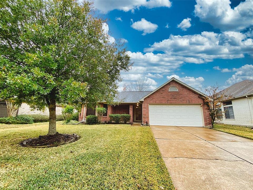 Welcome to the friendliest block in the neighborhood. This house has a beautiful yard with a great tree to give some shade.
