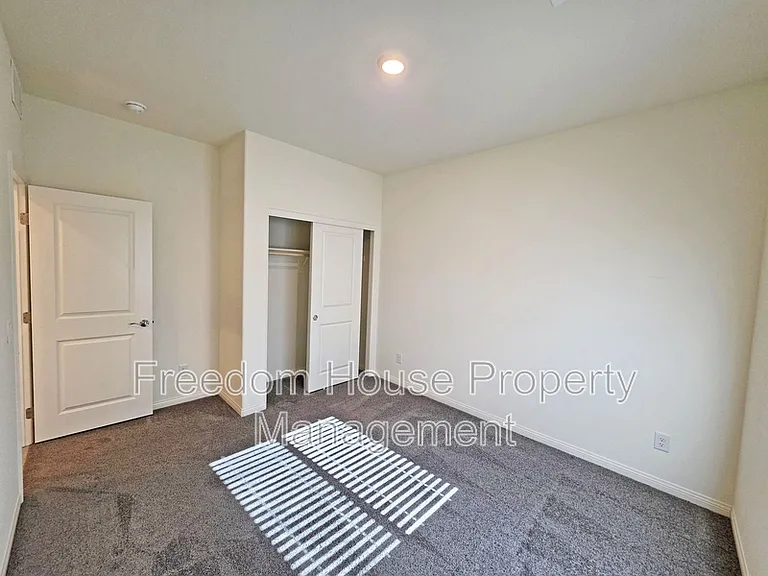 56 Pioneer Range Ave — Photo 15