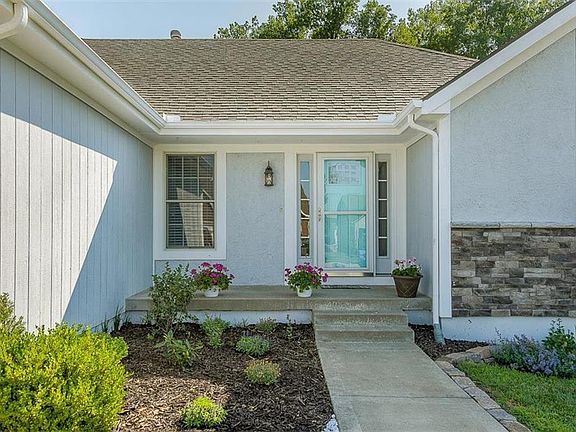 2nd image of 2205 Hidden Valley Dr