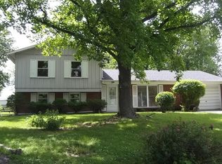 11 Spruce Dr, Centralia, IL 62801