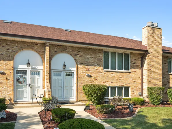 7328 W 153rd St #7328, Orland Park, IL 60462