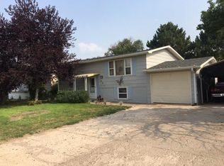 921 W 12th St, Goodland, KS 67735