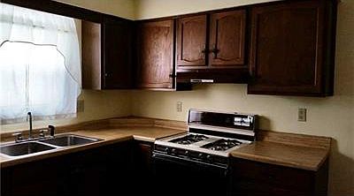 4th image of 89 Hutchinson Dr