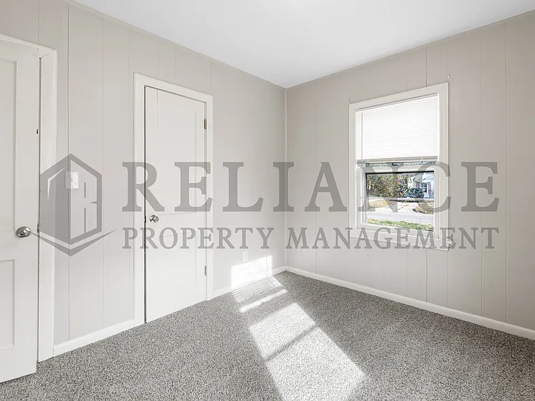1047 S Glenn St — Photo 19