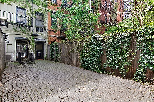1st image of 419 E 82nd St #1F