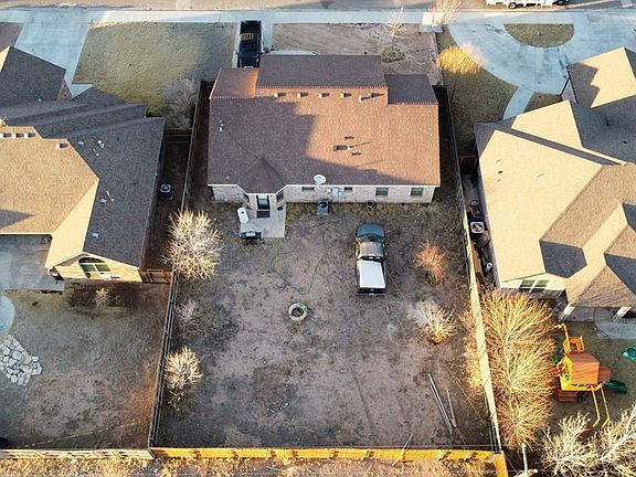 4th image of 1408 E Pecan Ave
