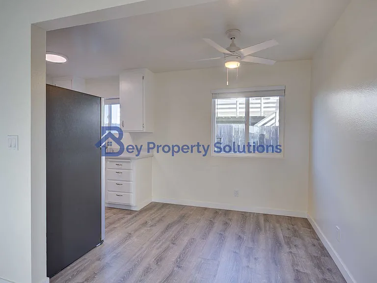 142 S Rena St #H — Photo 8