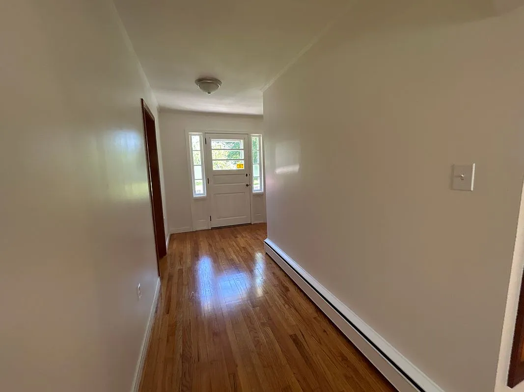 2 bed, 1.0 bath, 1232 sqft, $2,775 — Photo 2
