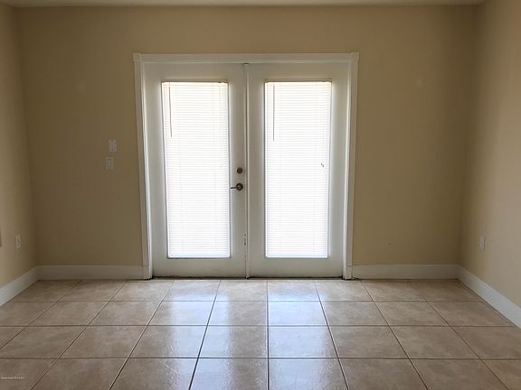 5th image of 4088 Rolling Hill Dr