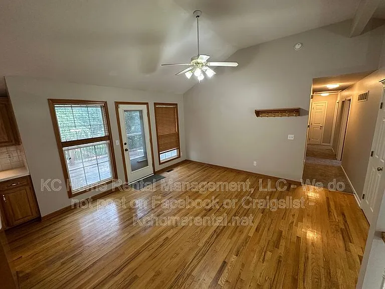 1224 SE Princeton Dr — Photo 8