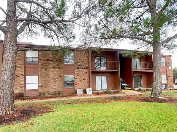 904 University Oaks Blvd, College Station, TX