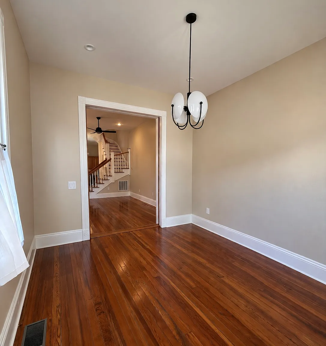 2 bed, 1.5 bath, 1420 sqft, $2,850 — Photo 2