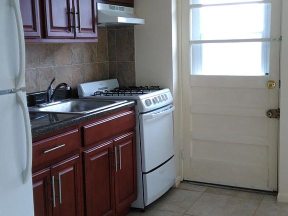 2nd image of 585 N Railroad Ave APT 4B