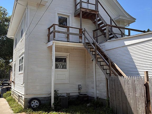 4th image of 1720 Sumner St