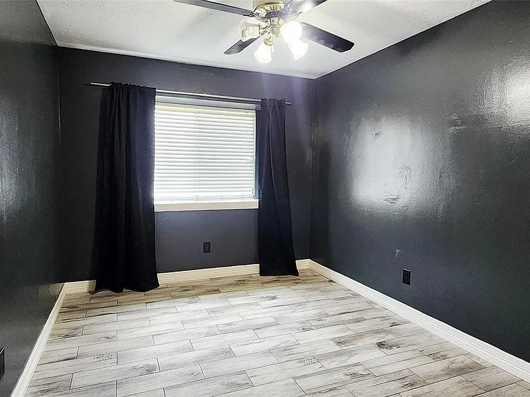 213 Mango St — Photo 10