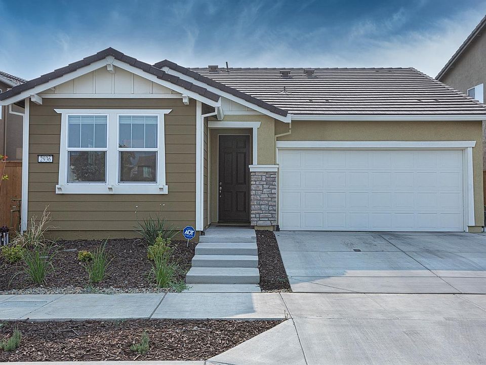 1st image of 2936 Portage Way