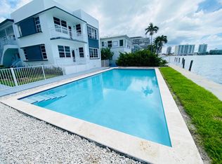 962 Bay Dr #901, Miami Beach, FL 33141