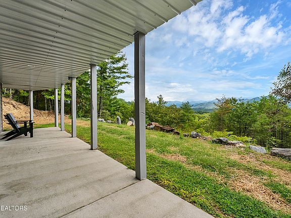 5th image of 544 Nathans Nook Rd