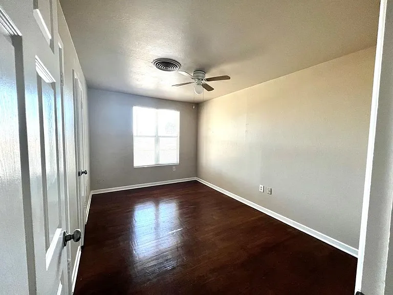 5403 McKnight Dr — Photo 8