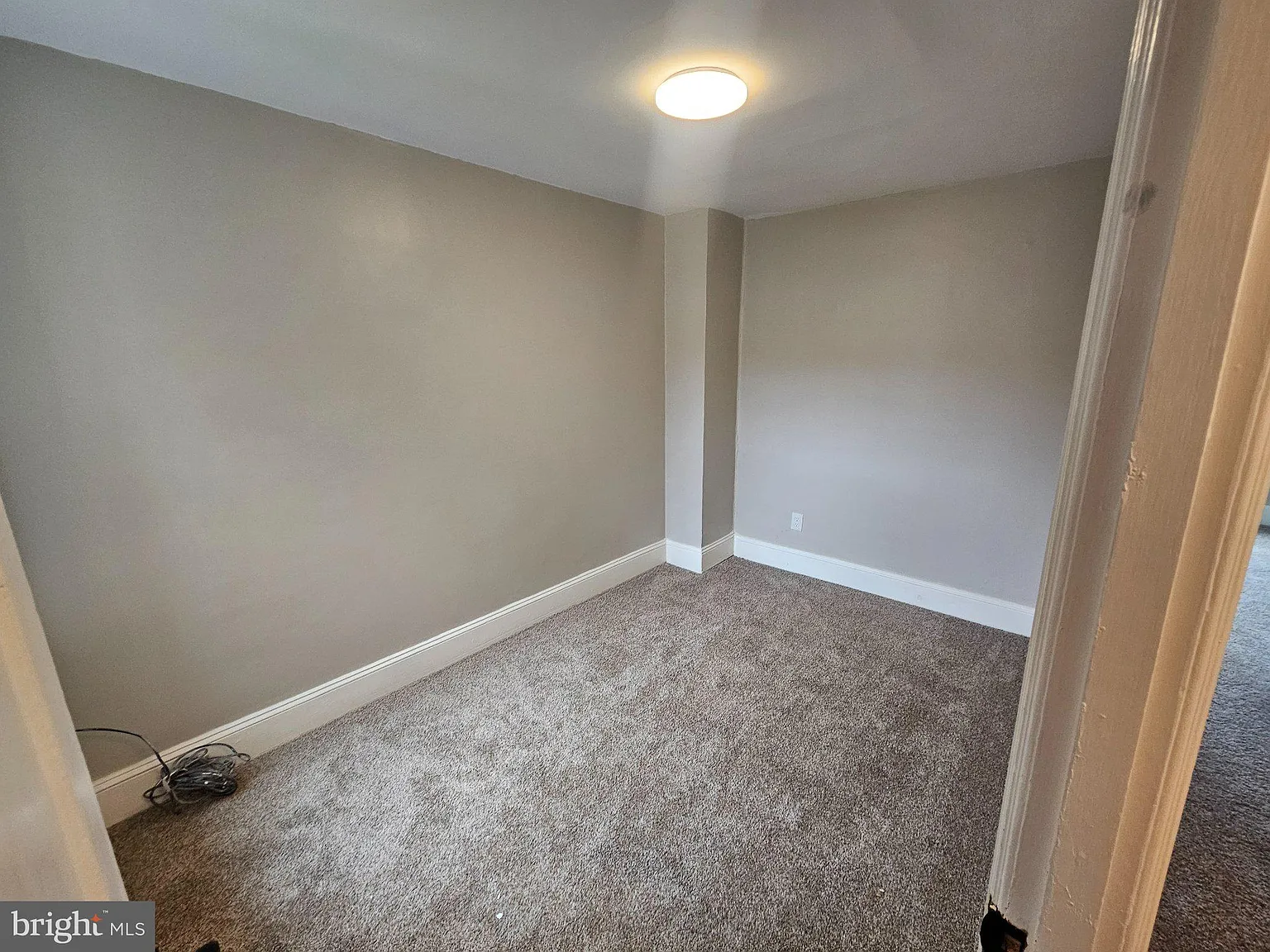 3 bed, 1.0 bath, 1107 sqft, $1,800 — Photo 4
