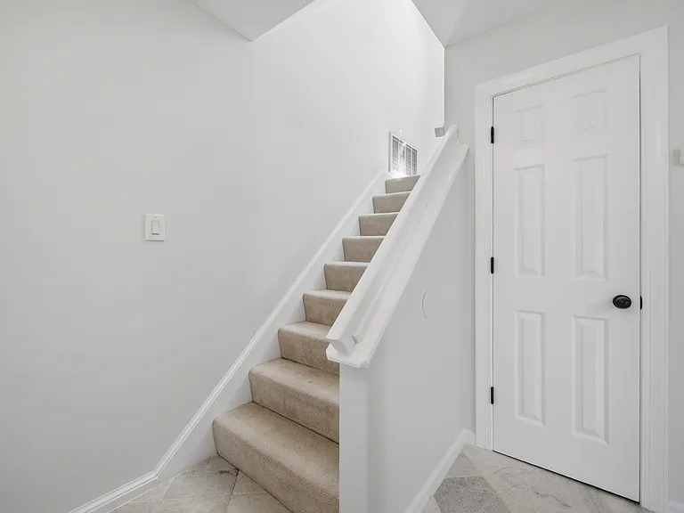 3848 Surry Rd — Photo 7