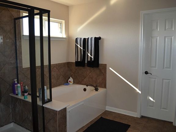5th image of 15808 Belfin Dr