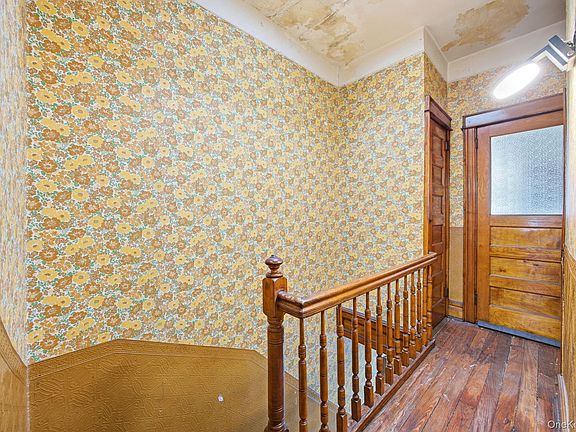 4th image of 60-67 Putnam Avenue