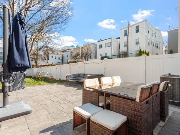 398 Fairmount Avenue image 1 of 31