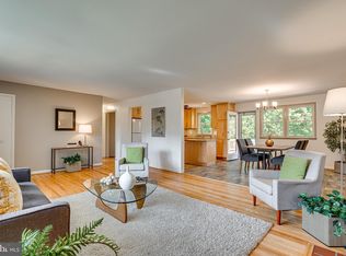 5236 Canard St, Alexandria, VA 22312