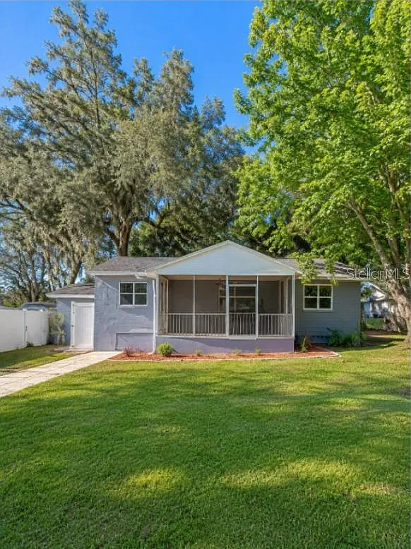 3 bed, 2.0 bath, 1129 sqft, $1,700 — Photo 2