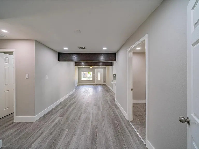 5718 Cherry St — Photo 29