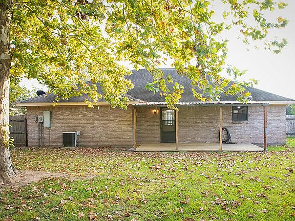 4th image of 1805 Chapel Heights Dr