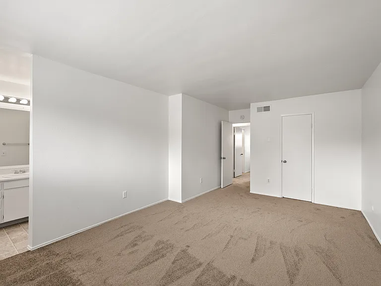 5580 Lake Park Way #28 — Photo 18