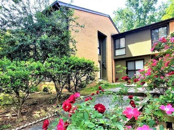 3168 Colchester Brook Ln, Fairfax, VA 22031