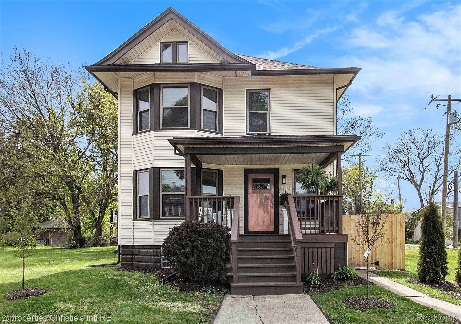 3515 Fischer St photo 1