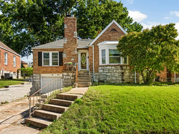 9124 Lucia Dr, Saint Louis, MO 63123