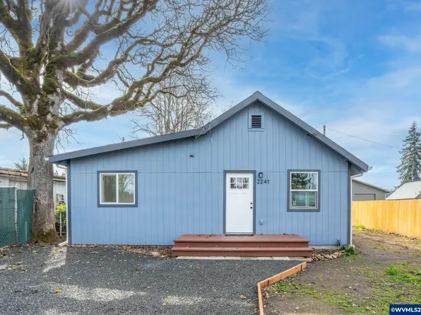 2241 Nandina St, Sweet Home, OR 97386