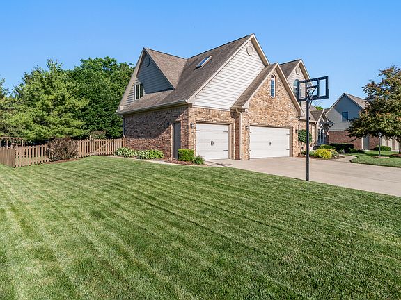 2nd image of 1187 Forest Commons Dr