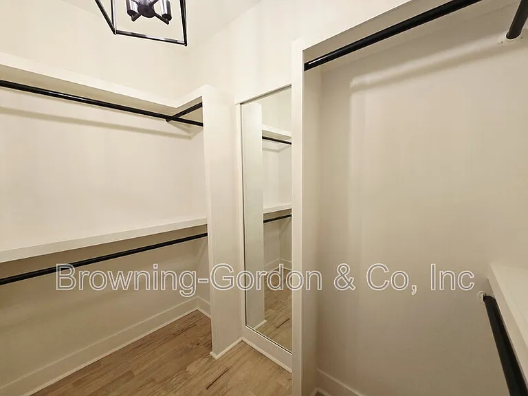 3209 Curtis St — Photo 13