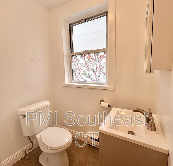 200 Montauk Ave #2B — Photo 8