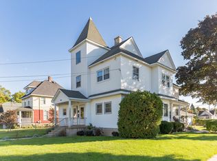 343 Billings St, Elgin, IL 60123