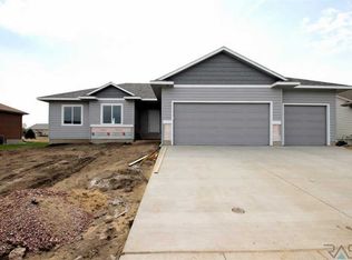 915 N Spencer Ln, Tea, SD 57064