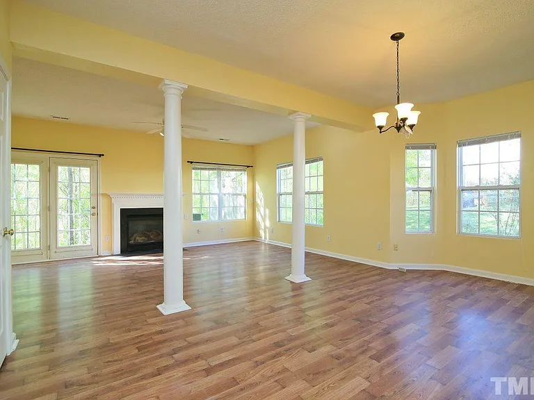 2841 Gross Ave — Photo 5