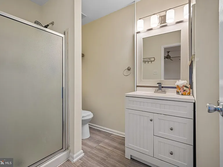 817 Thoreau Ln — Photo 18