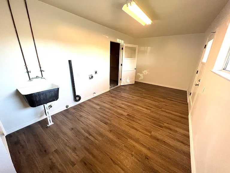 21849 Cottonwood Ave — Photo 31