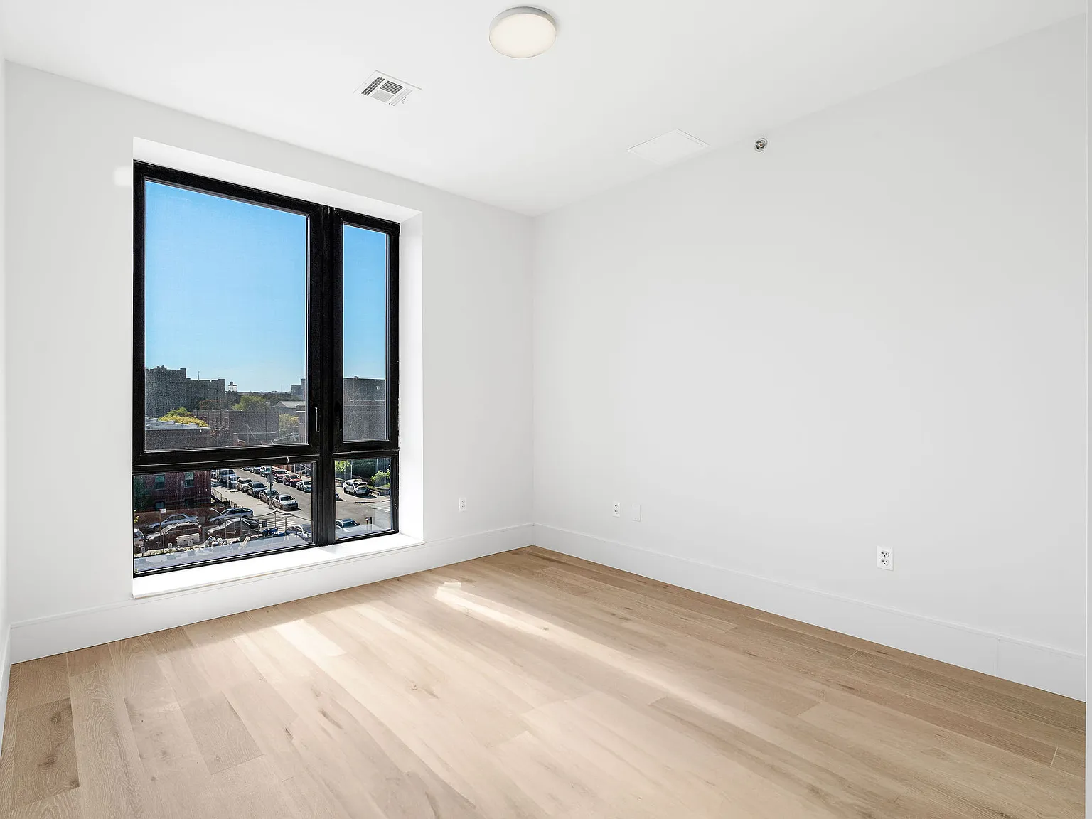 865 Rogers Avenue — Photo 4